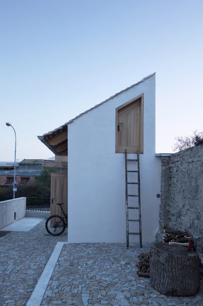 Štajnhaus Guest House by Ora Architects