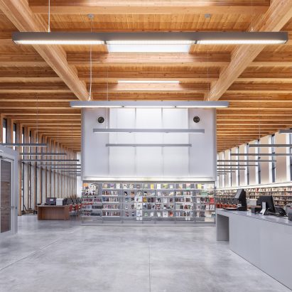 Andrew Berman Architect adds timber-framed extension to old Staten Island library
