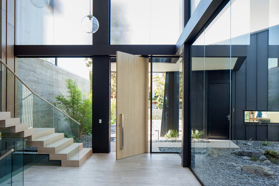 Toulon Drive by Studio William Hefner