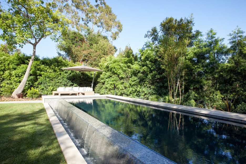 Toulon Drive by Studio William Hefner