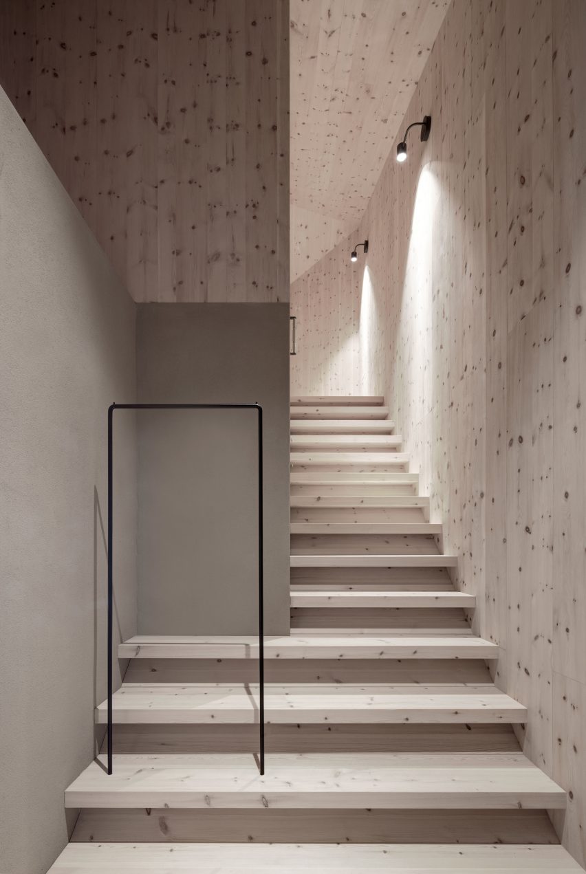 Twisted House by Bergmeisterwolf Architekten