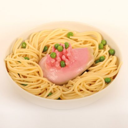 Marije Vogelzang tackles “mindless food consumption” with strangely shaped tableware
