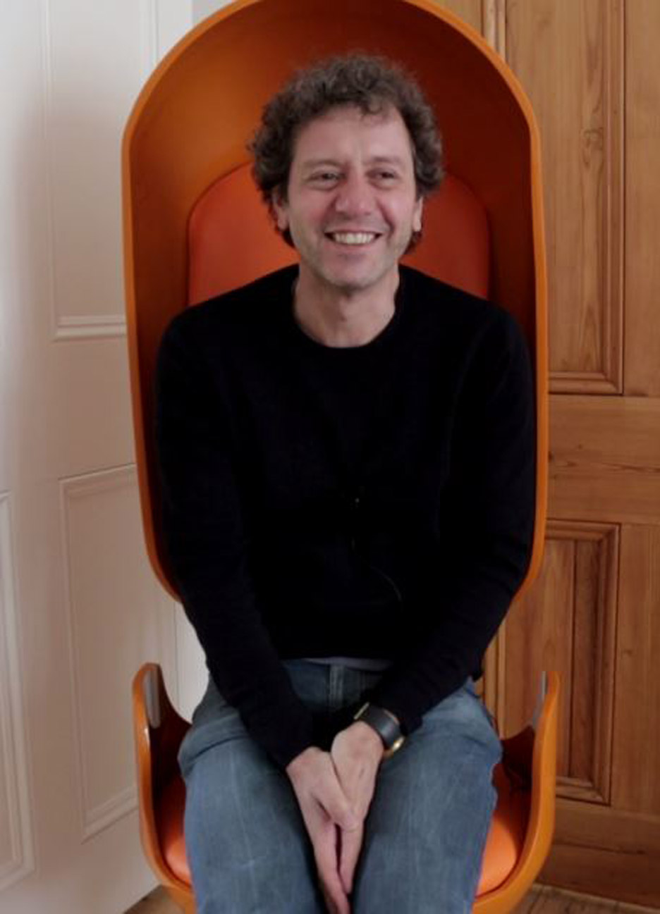 Your Brain Manufacturing chair by Merel bekking Design
