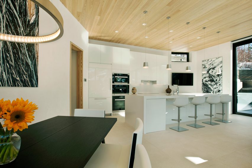 Zale Residence by Studio B