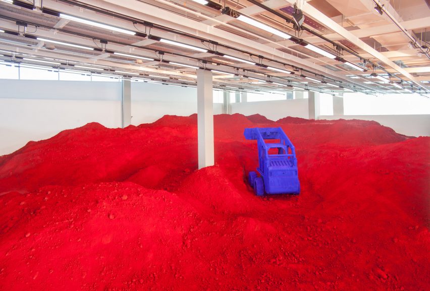 Destierro installation by Anish Kapoor