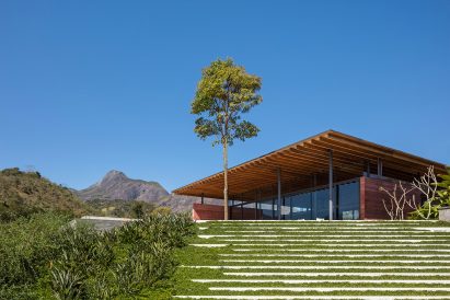 Casa Terra in Itaipava, Brazil by Bernardes Arquitetura