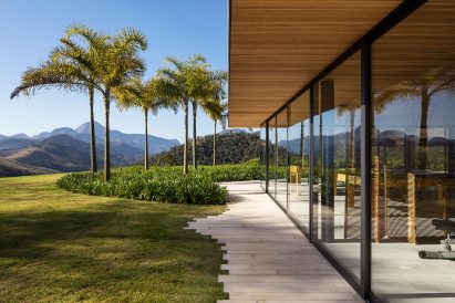Casa Terra in Itaipava, Brazil by Bernardes Arquitetura