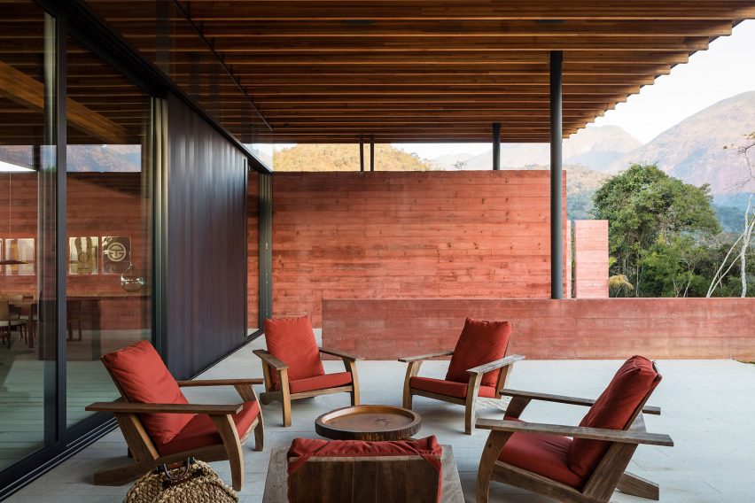 Casa Terra in Itaipava, Brazil by Bernardes Arquitetura