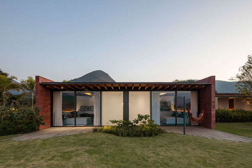 Casa Terra in Itaipava, Brazil by Bernardes Arquitetura