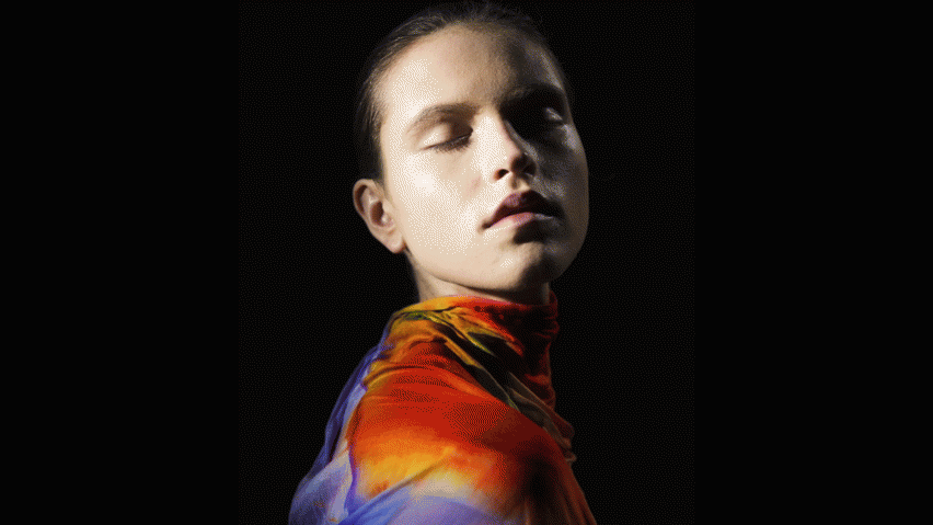 Colour-changing T-shirt alerts wearers to the effects of climate change
