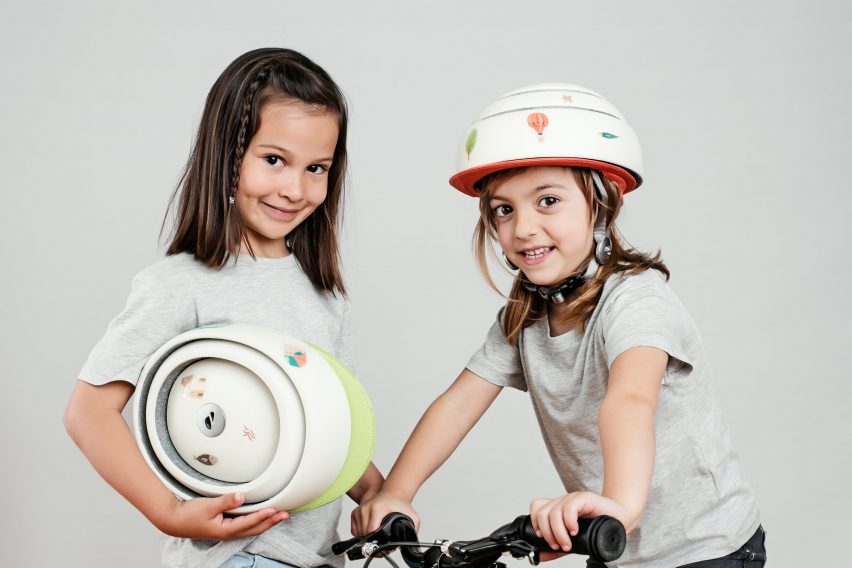 Foldable kids bicycle helmet by Closka