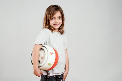 Foldable kids bicycle helmet by Closka