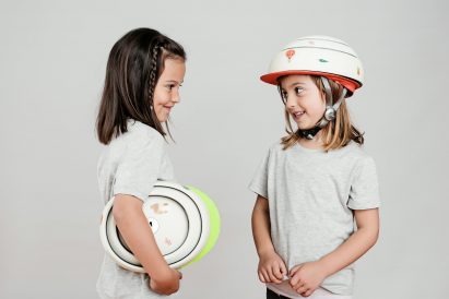 Foldable kids bicycle helmet by Closka