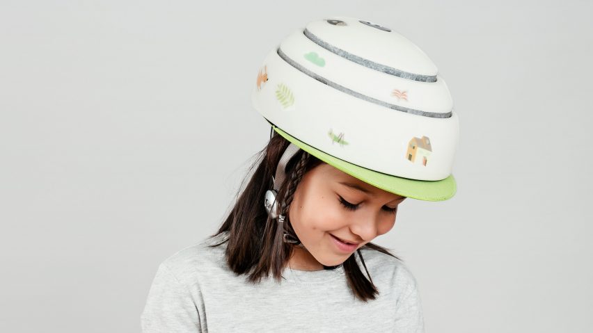 Foldable kids bicycle helmet by Closka