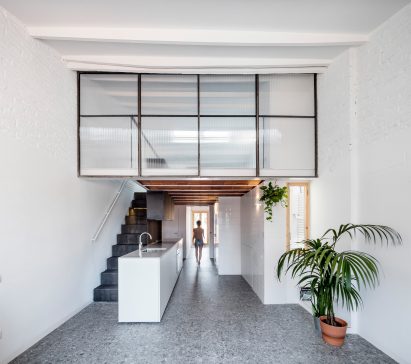 La Dominique by Ras Studio