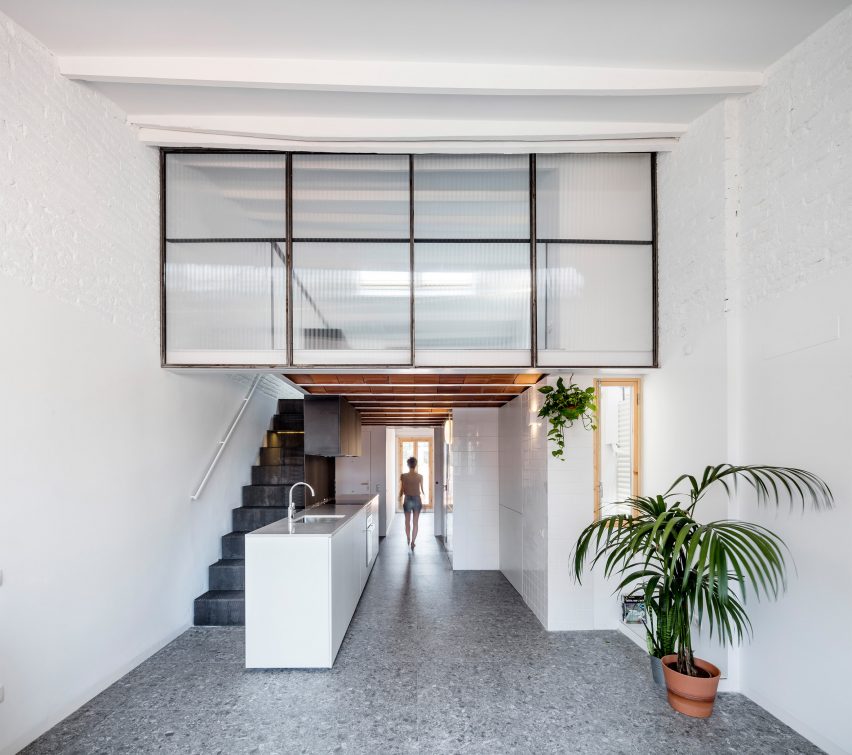 La Dominique by Ras Studio