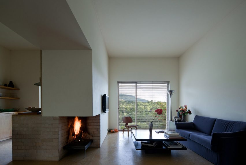 House in the Sierra de Arrábida by Eduardo Souto de Moura