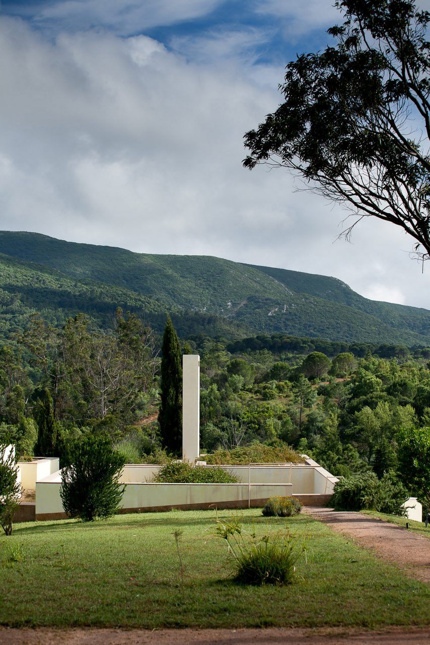 House in the Sierra de Arrábida by Eduardo Souto de Moura