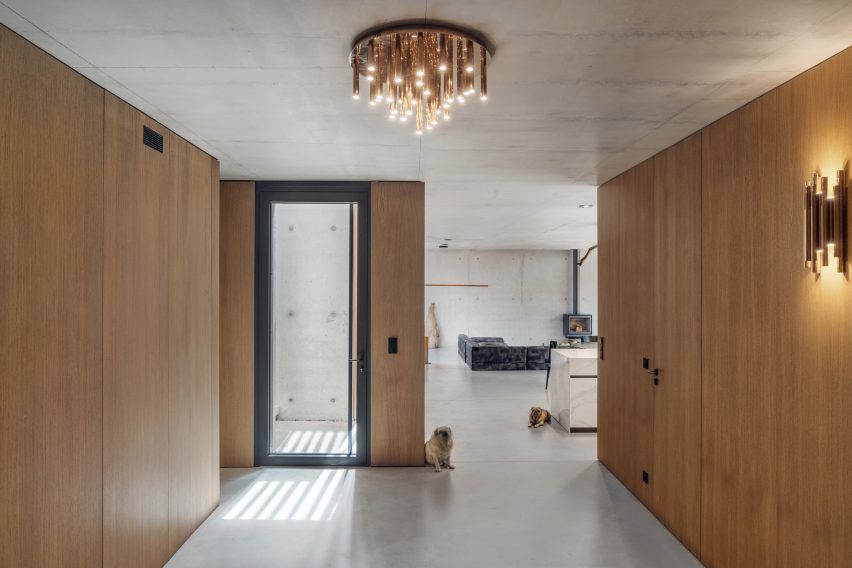 House JRv2 by Studio De Materia