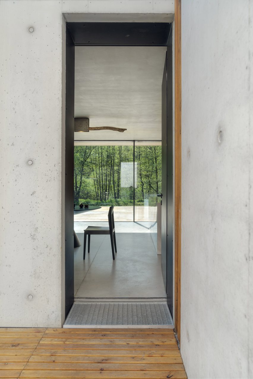 House JRv2 by Studio De Materia