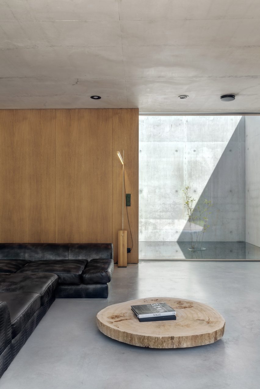 House JRv2 by Studio De Materia