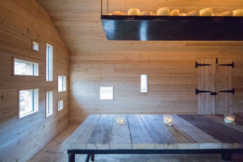 Modernist highland hut by Moxon Architects