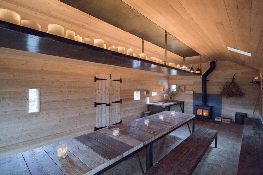 Modernist highland hut by Moxon Architects