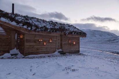 Modernist highland hut by Moxon Architects
