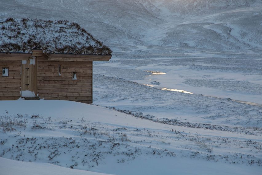 Modernist highland hut by Moxon Architects