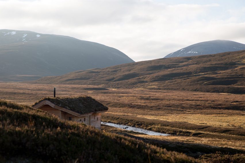 Modernist highland hut by Moxon Architects
