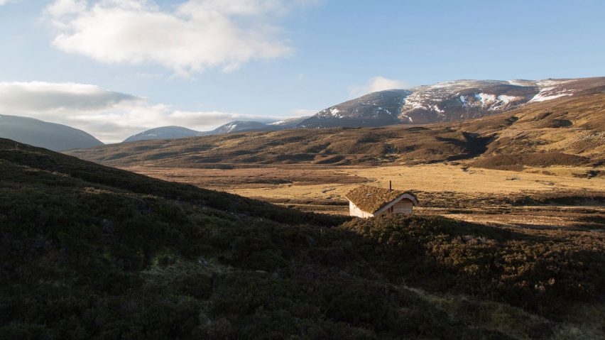 Moxon Architects builds humble cabin in mountainous Scottish landscape