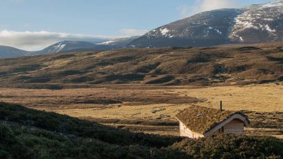 Modernist highland hut by Moxon Architects