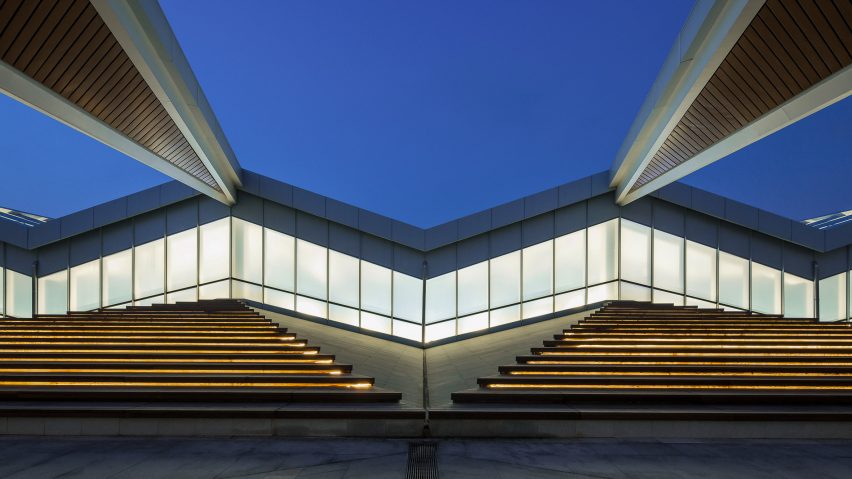 Qingdao Cruise Terminal by Mozhao Studio