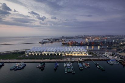 Qingdao Cruise Terminal by Mozhao Studio