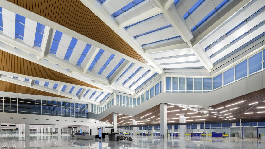 Qingdao Cruise Terminal by Mozhao Studio