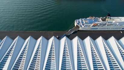 Qingdao Cruise Terminal by Mozhao Studio