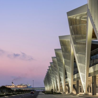 Qingdao Cruise Terminal by Mozhao Studio