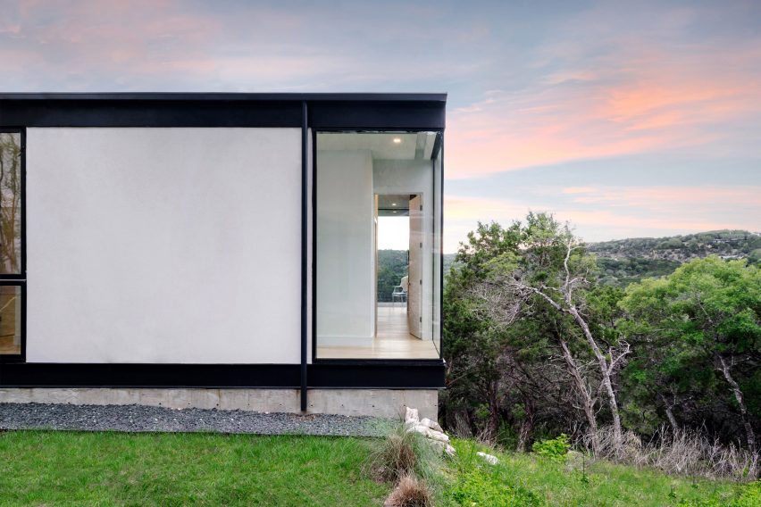 North Arrow Studio create Road Runner Residence in Texas
