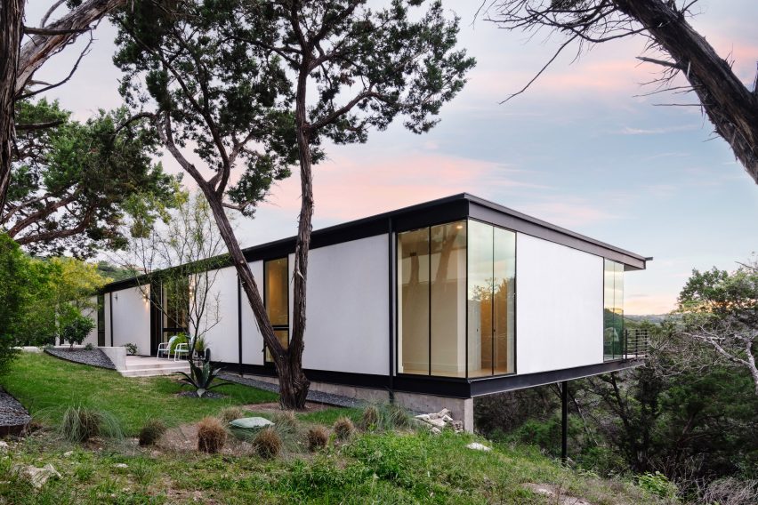 North Arrow Studio create Road Runner Residence in Texas