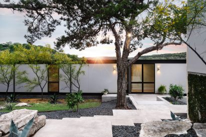 North Arrow Studio create Road Runner Residence in Texas
