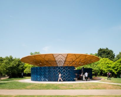 Serpentine Pavilion by Jim Stephenson