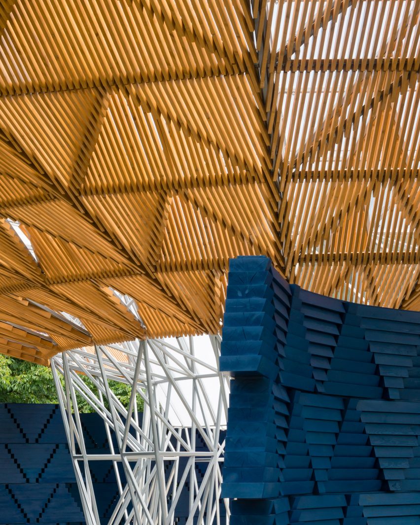 Serpentine Pavilion by Jim Stephenson