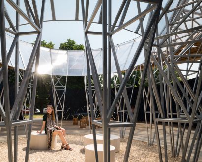 Serpentine Pavilion by Jim Stephenson