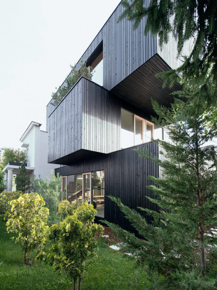 Shoebox House by OFIS Architects