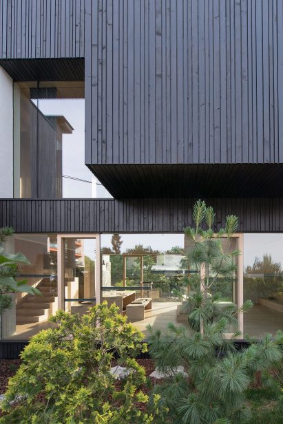 Shoebox House by OFIS Architects