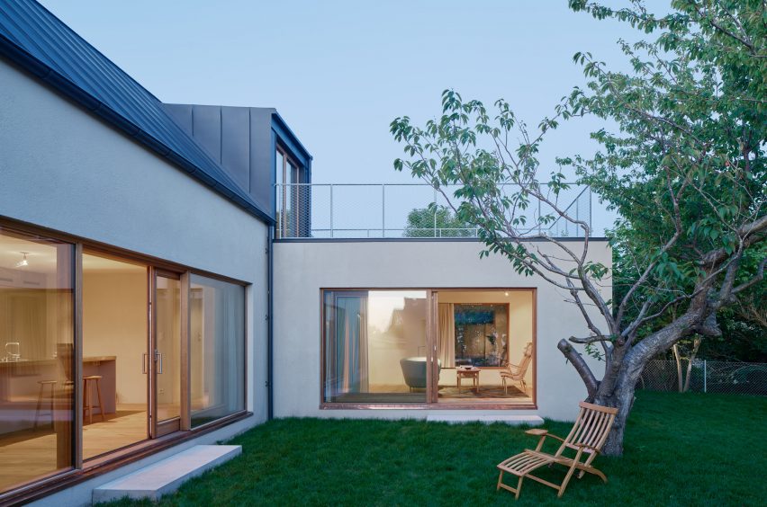 South of Sweden summerhouse by MAKA Arkitektur