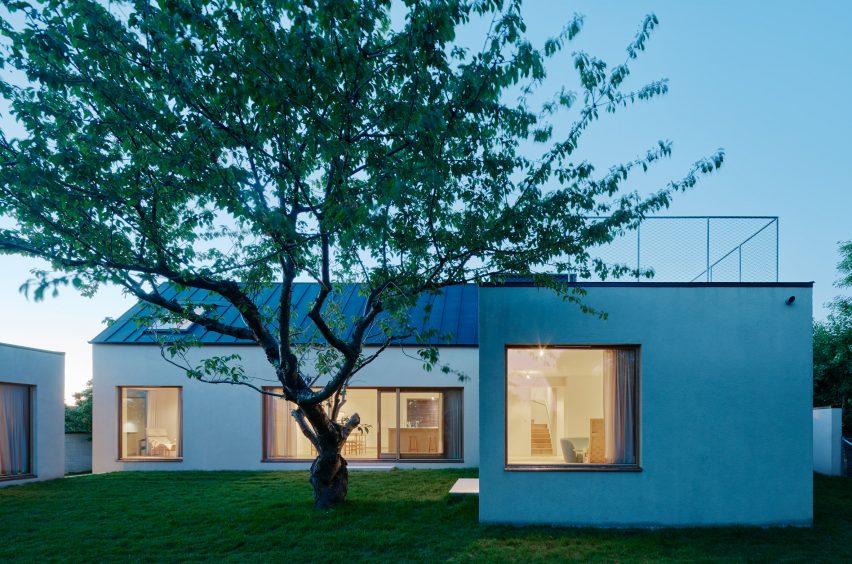 South of Sweden summerhouse by MAKA Arkitektur