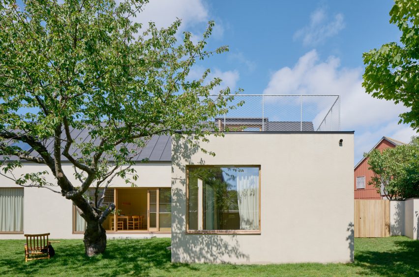 South of Sweden summerhouse by MAKA Arkitektur