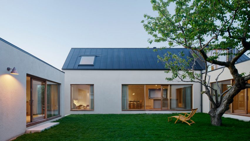 South of Sweden summerhouse by MAKA Arkitektur