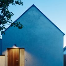 Maka Arkitektur completes contemporary Swedish courtyard house